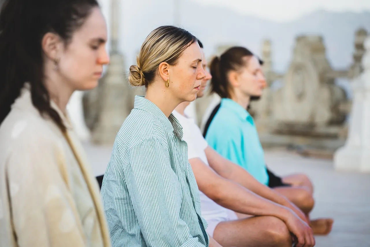 The Benefits and Limitations of Guided vs. Self-Directed Meditation Practices